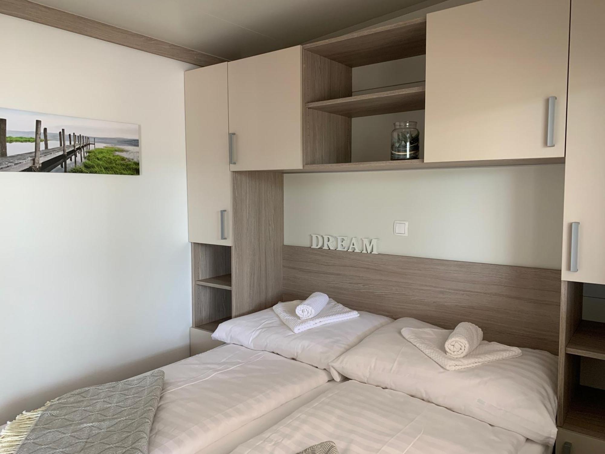 Mobile Home M&M Drage Room photo