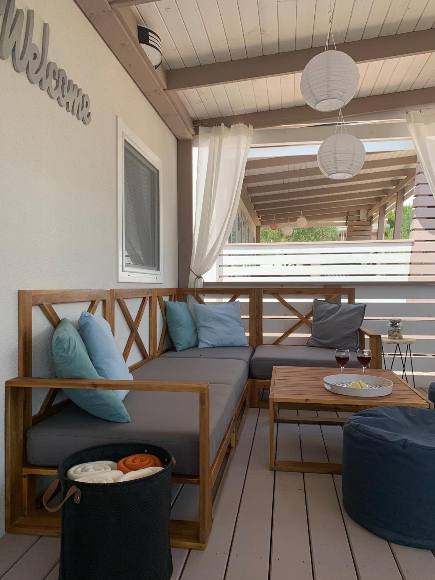 Mobile Home M&M Drage Room photo